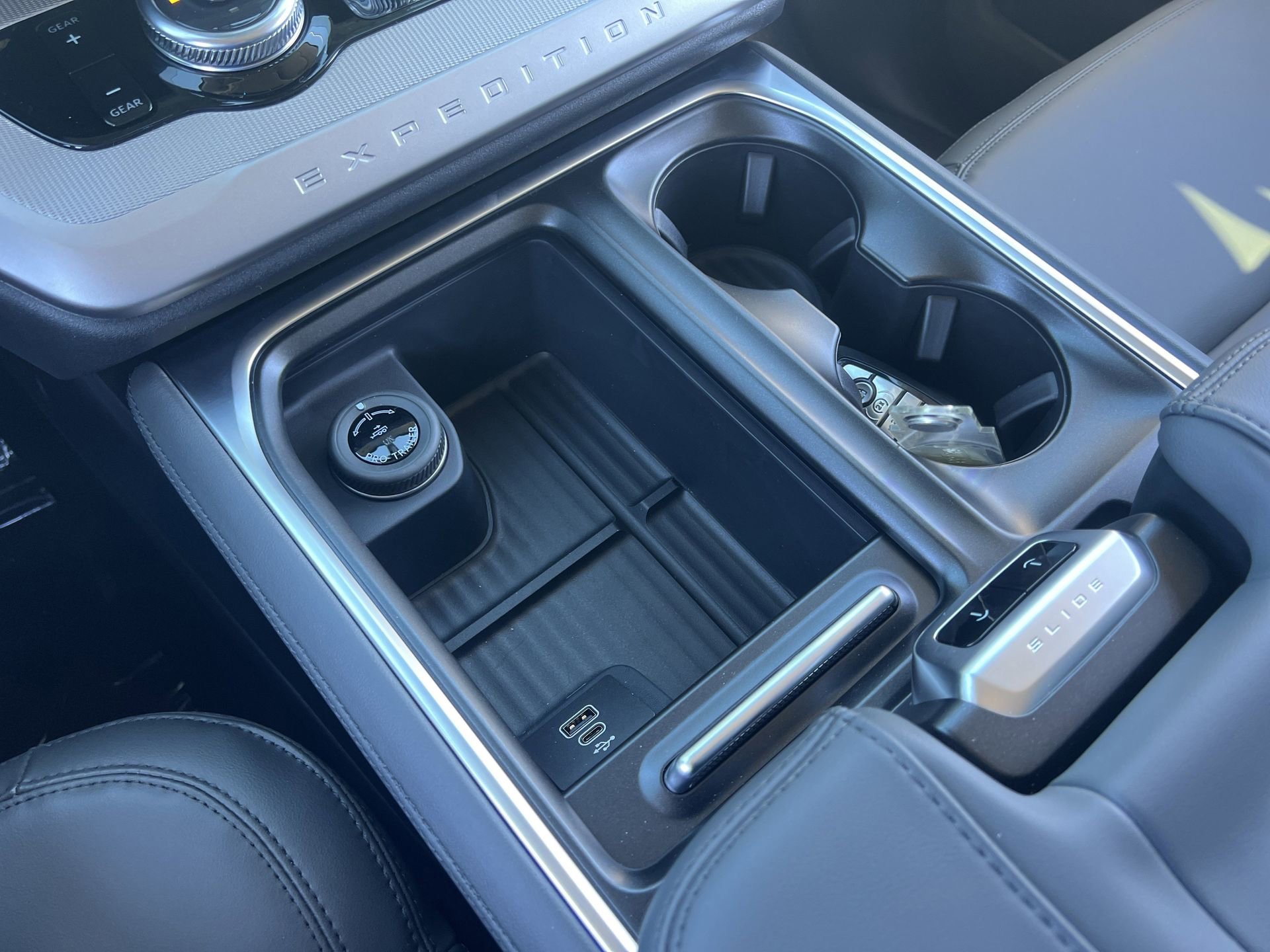 New 2026 Ford Expedition Active image 8