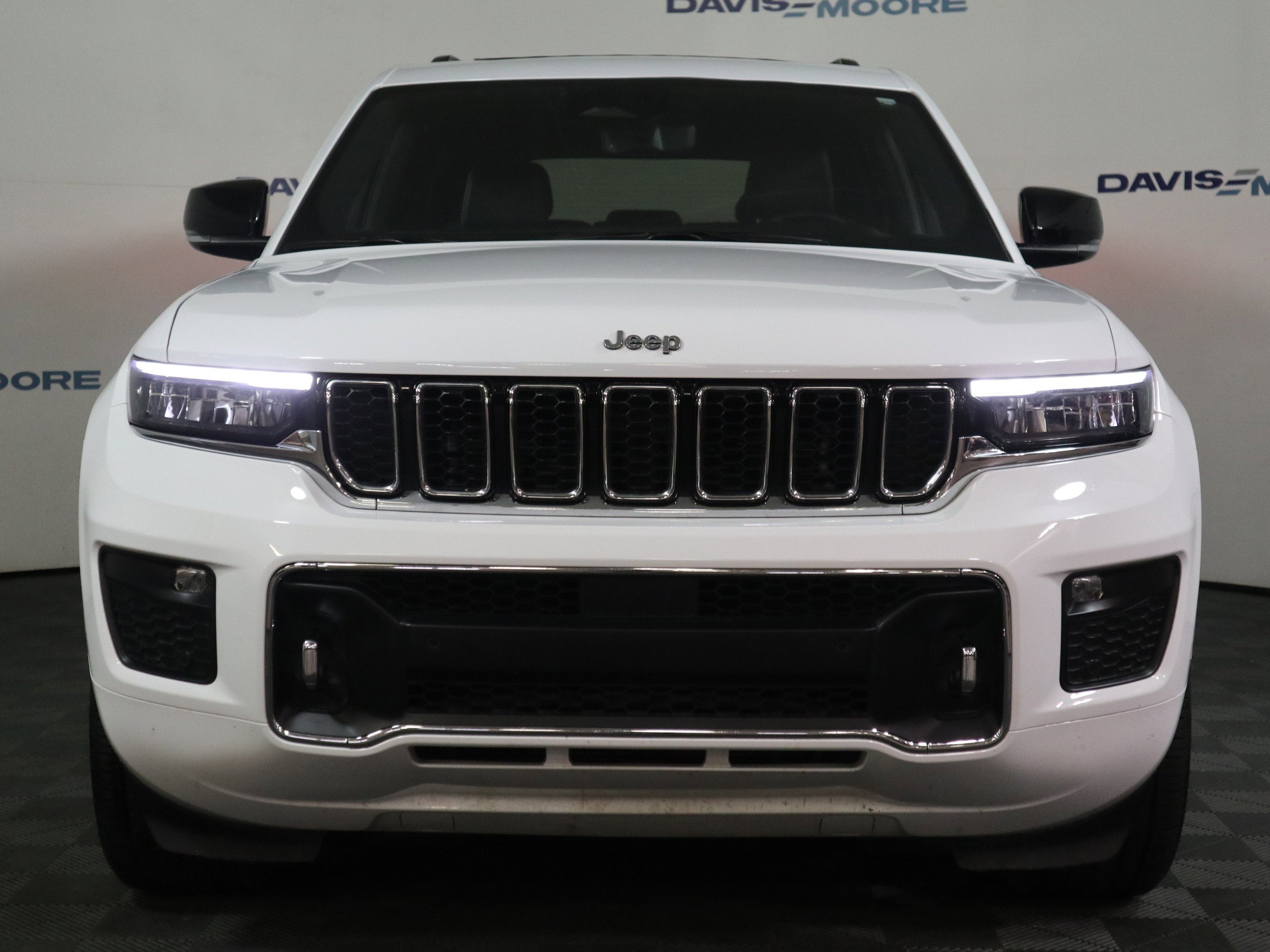 Used 2022 Jeep Grand Cherokee Overland w/ Luxury Tech Group IV image 13