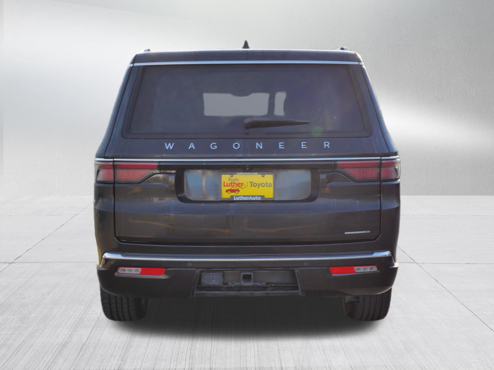 Used 2024 Jeep Wagoneer L Series II AWD/4WD image 6