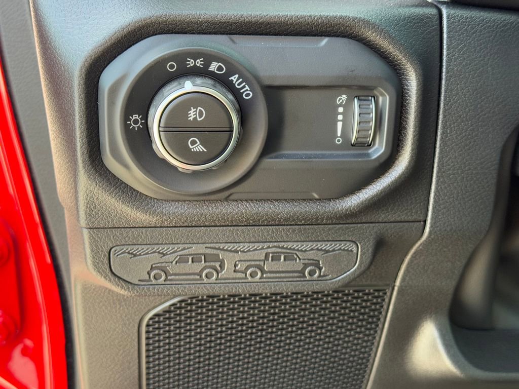 New 2025 Jeep Gladiator Sport AWD/4WD image 15