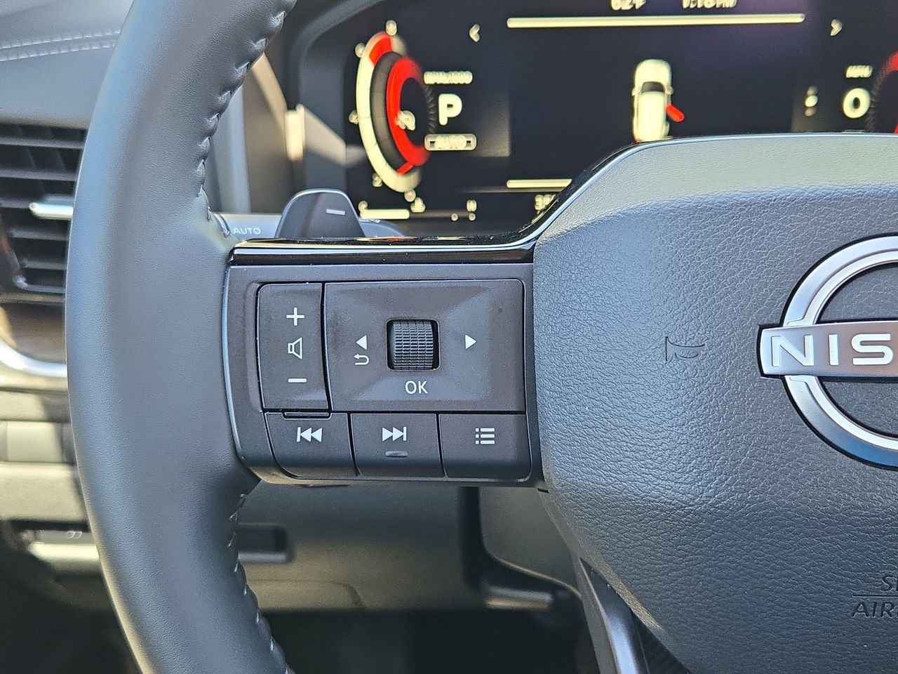 Certified 2025 Nissan Rogue Platinum w/ Platinum Premium Package image 17