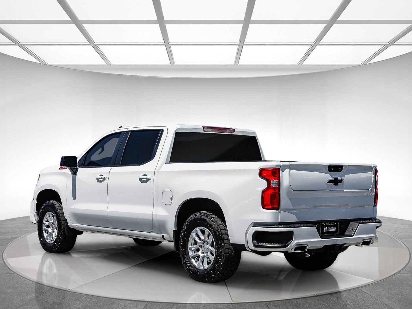 Used 2024 Chevrolet Silverado 1500 RST w/ Z71 Off-Road Package AWD/4WD image 2