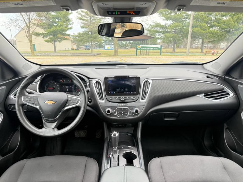 Used 2020 Chevrolet Malibu LT FWD image 7