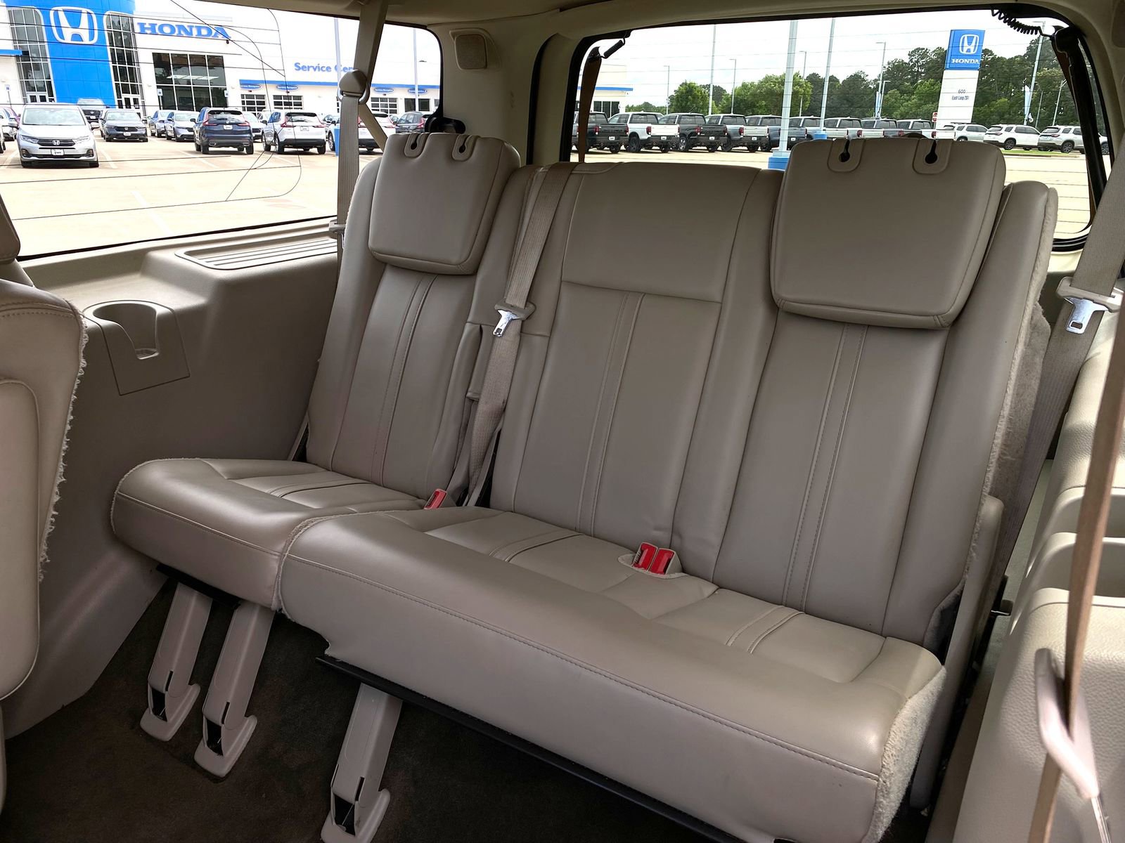 Used 2017 Lincoln Navigator L Select RWD image 30