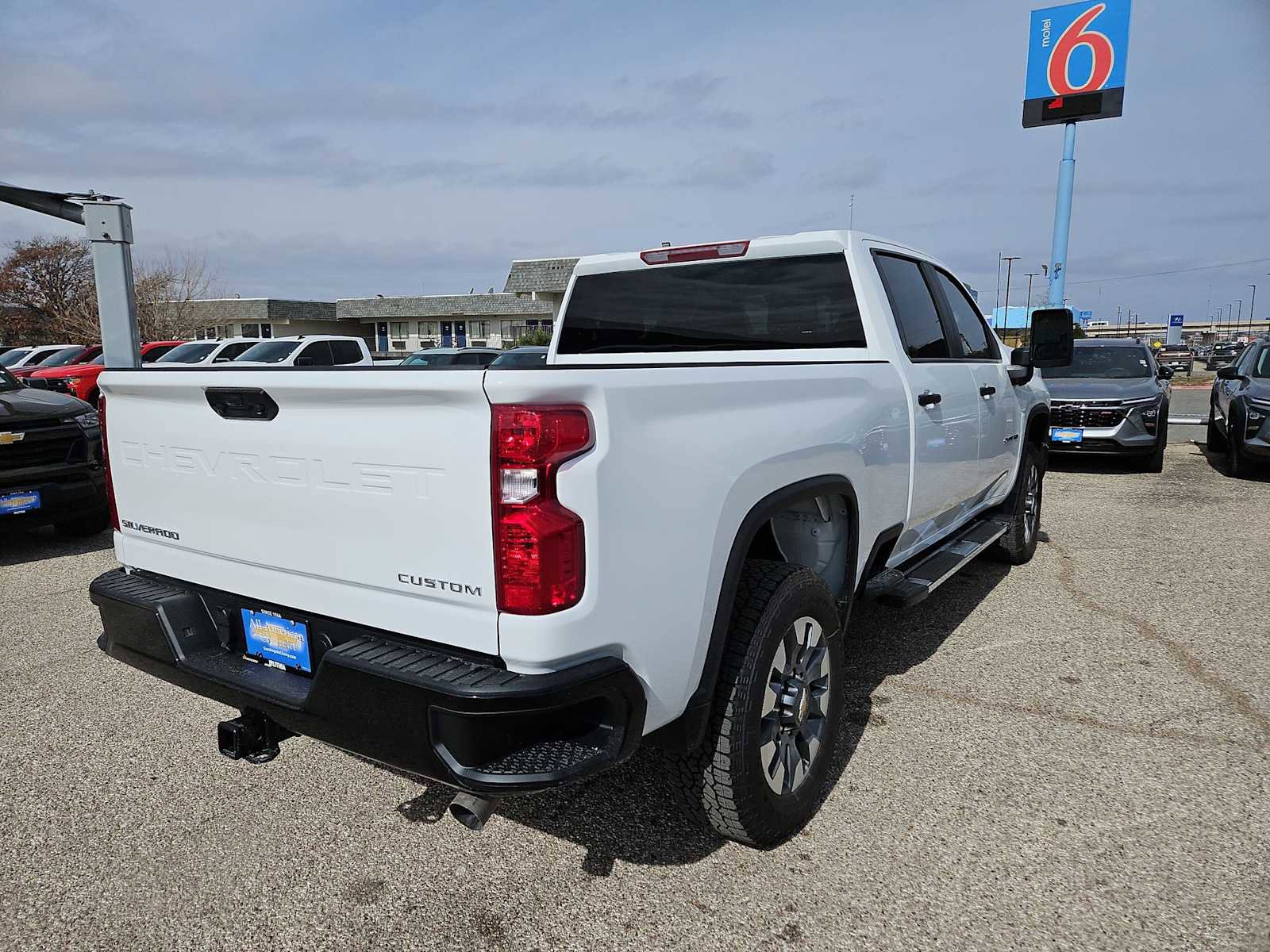 Used 2025 Chevrolet Silverado 2500 Custom w/ Custom Convenience Package image 5