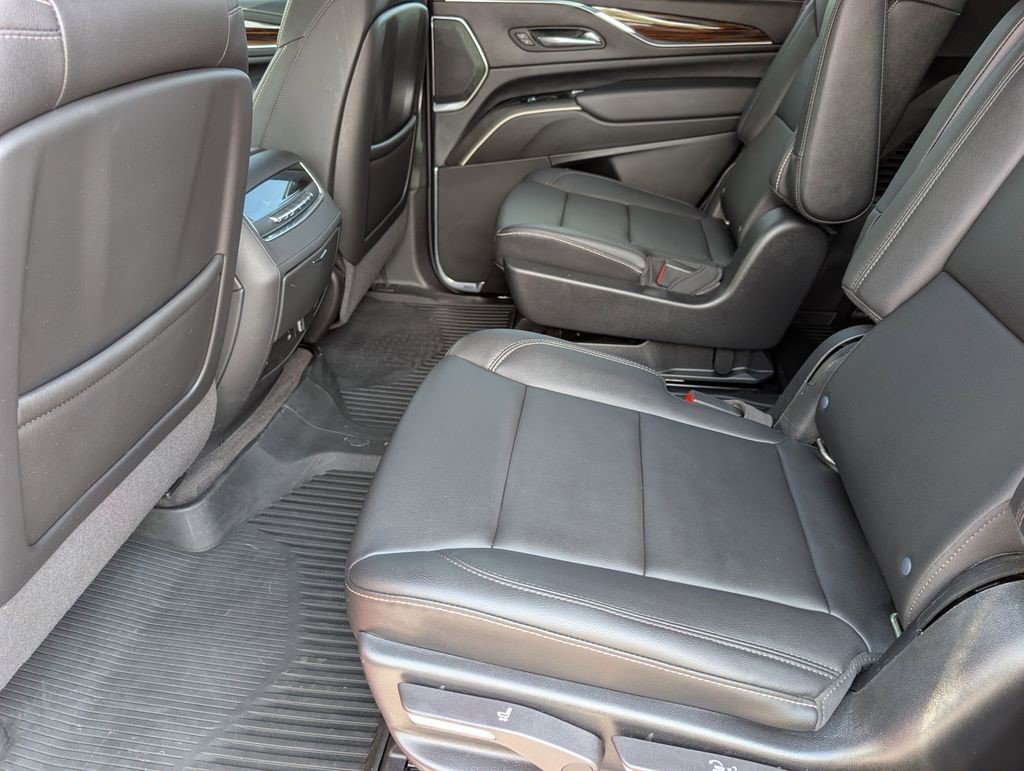 Certified 2022 Cadillac Escalade Luxury AWD/4WD image 16