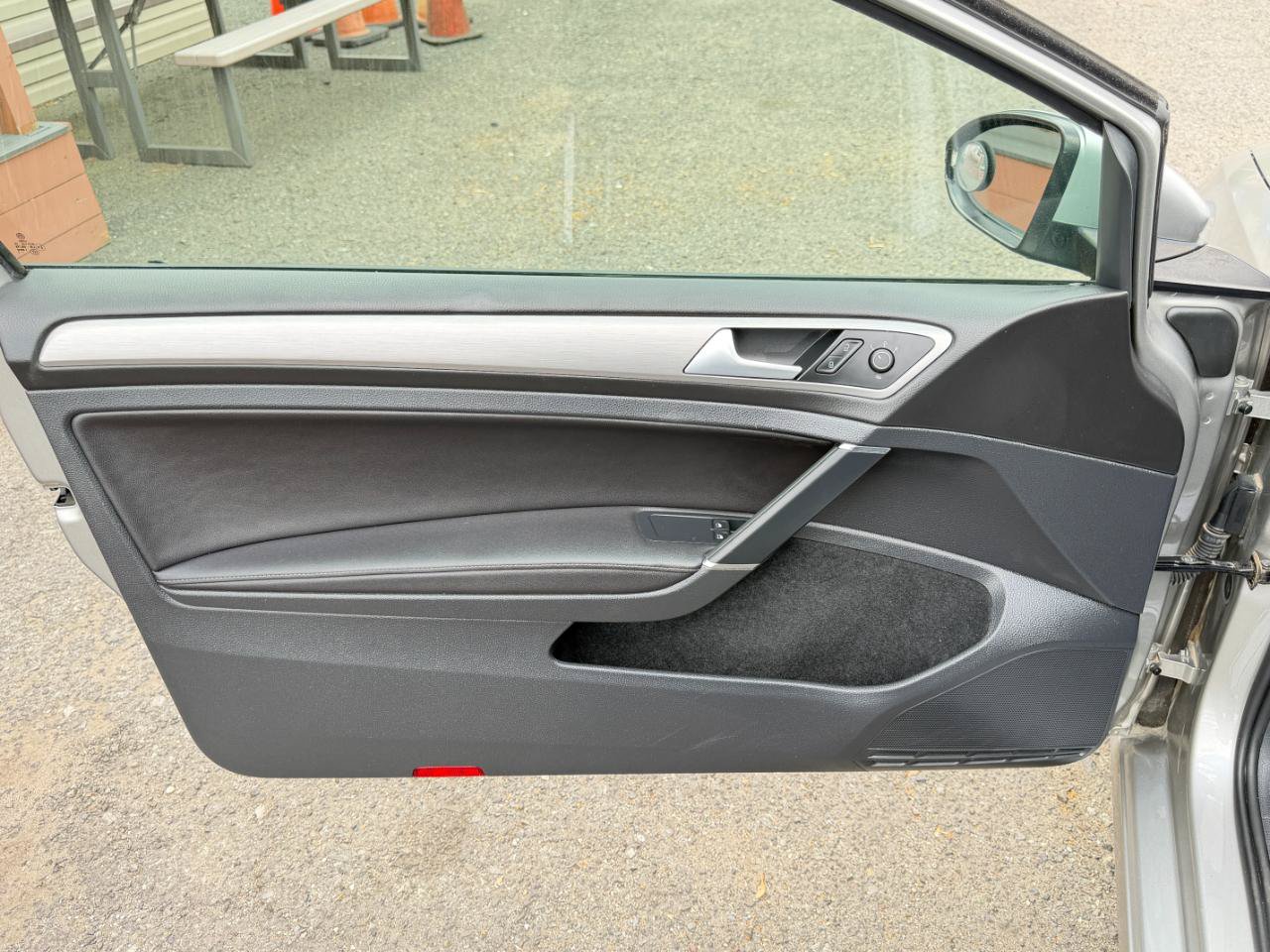 Used 2015 Volkswagen Golf S FWD image 16