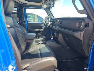Used 2022 Jeep Wrangler Unlimited Sahara AWD/4WD image 12