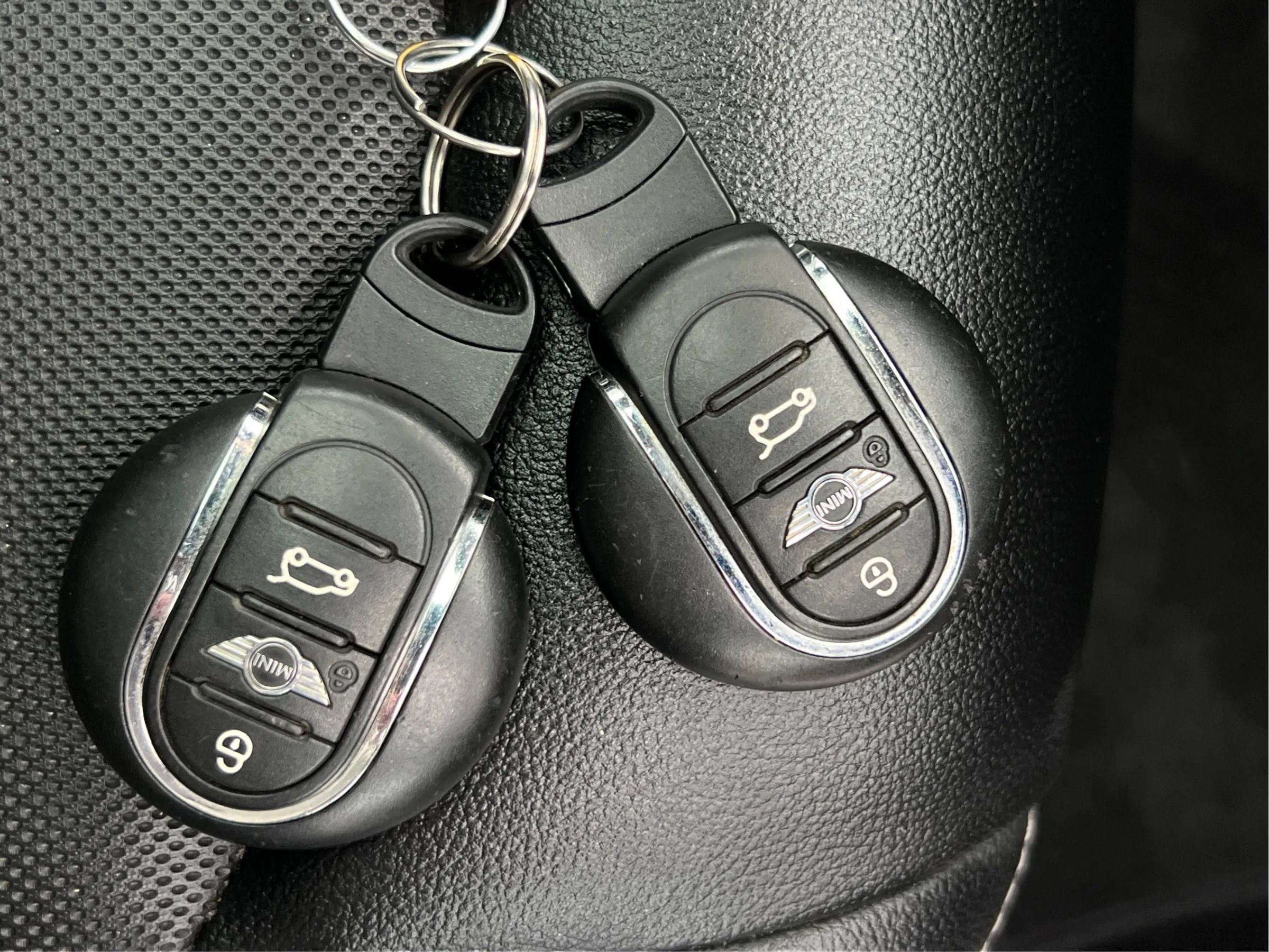 Used 2015 MINI Cooper 4-Door Hardtop FWD image 20
