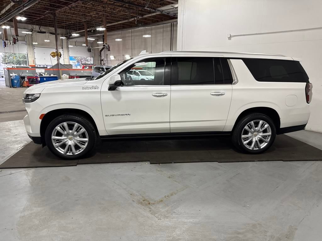 Certified 2024 Chevrolet Suburban High Country image 4