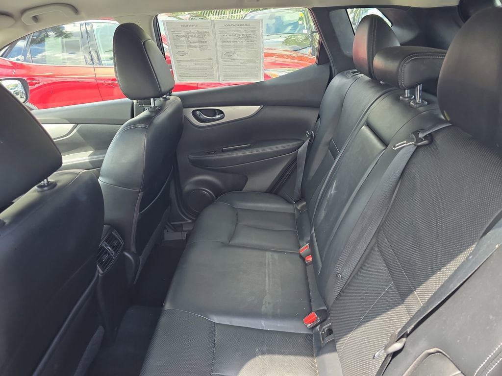 Used 2020 Nissan Rogue Sport SL FWD image 12