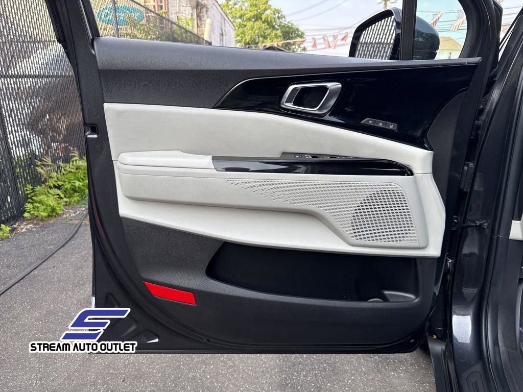 Used 2024 Kia Carnival SX image 37