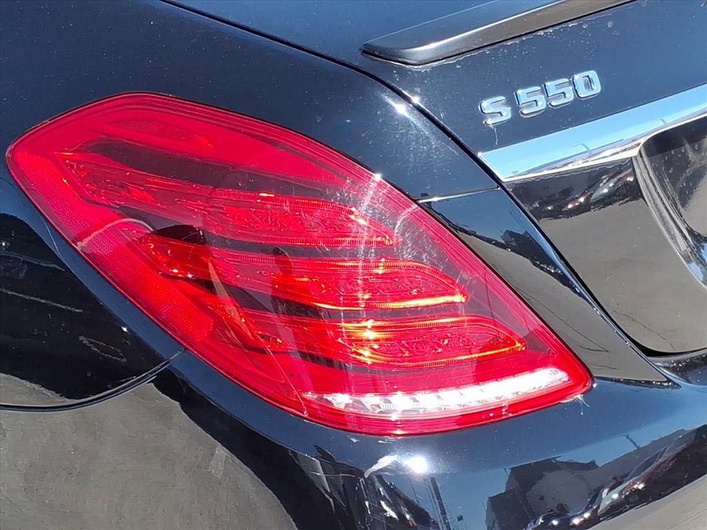 Used 2017 Mercedes-Benz S 550 Sedan image 18