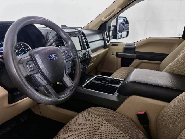 Used 2020 Ford F250 XLT w/ XLT Premium Package RWD image 16