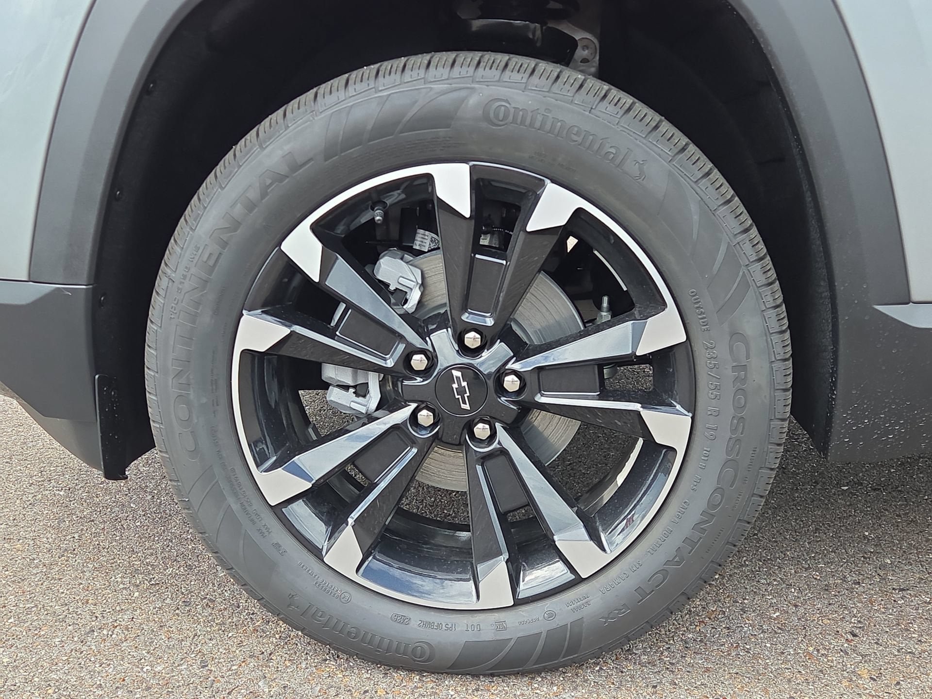 New 2027 Chevrolet Equinox RS w/ Safety and Technology Package FWD image 9