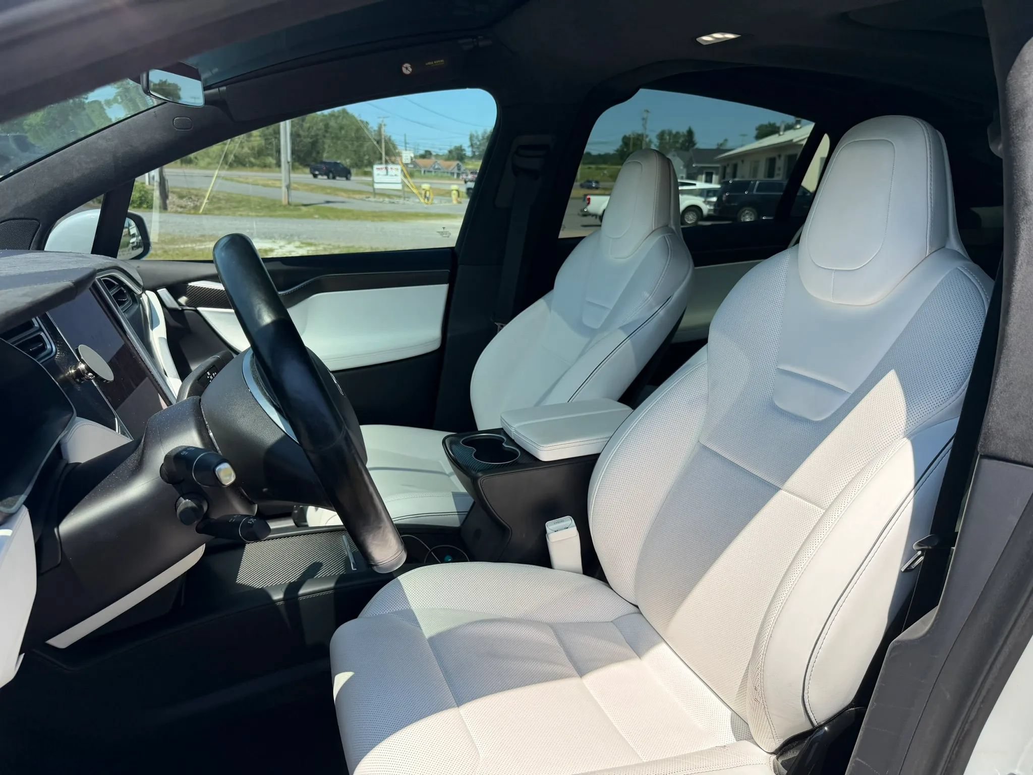 Used 2016 Tesla Model X 90D AWD/4WD image 13
