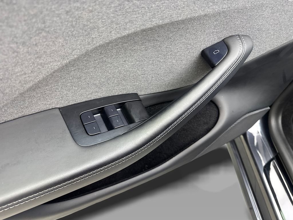 Used 2024 Tesla Model 3 Long Range RWD image 31