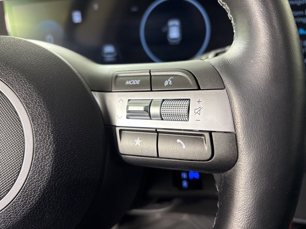 Used 2025 Hyundai Kona Limited image 26