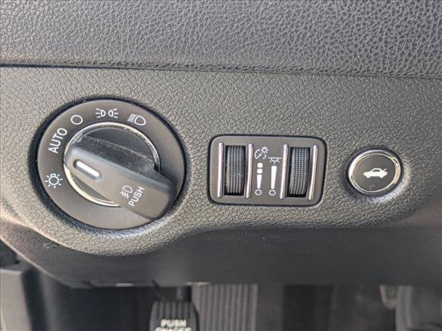 Used 2017 Chrysler 300 Limited w/ Driver Convenience Group RWD image 13