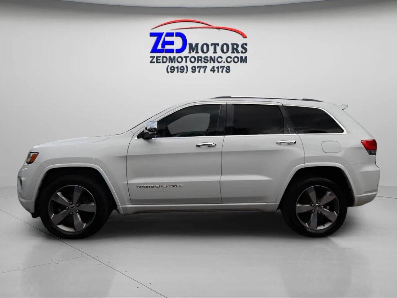 Used 2016 Jeep Grand Cherokee Overland w/ Advanced Technology Group image 8