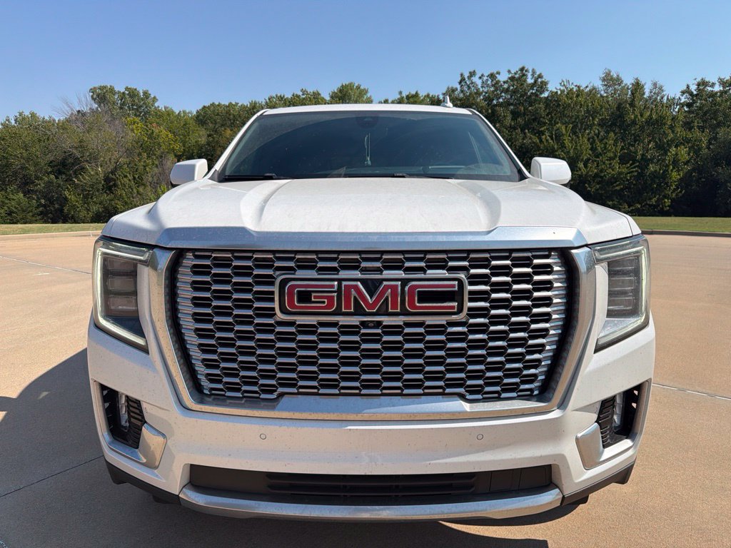 Used 2021 GMC Yukon Denali w/ Denali Premium Package AWD/4WD image 11