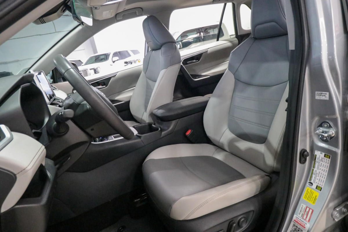 Used 2025 Toyota RAV4 XLE Premium FWD image 19