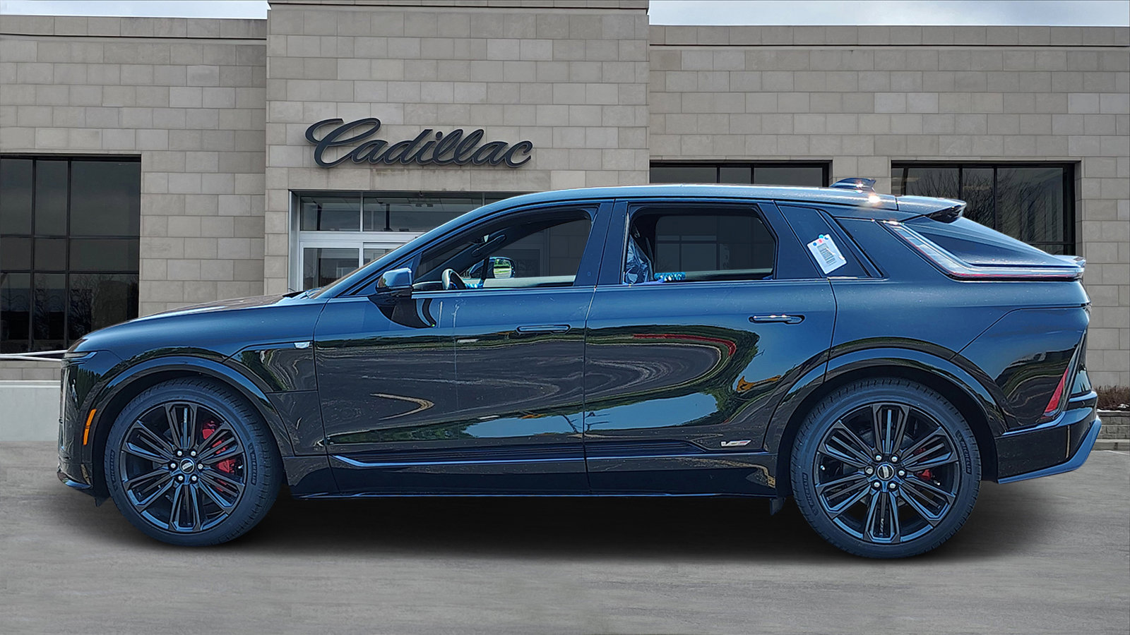 New 2026 Cadillac Lyriq V image 5
