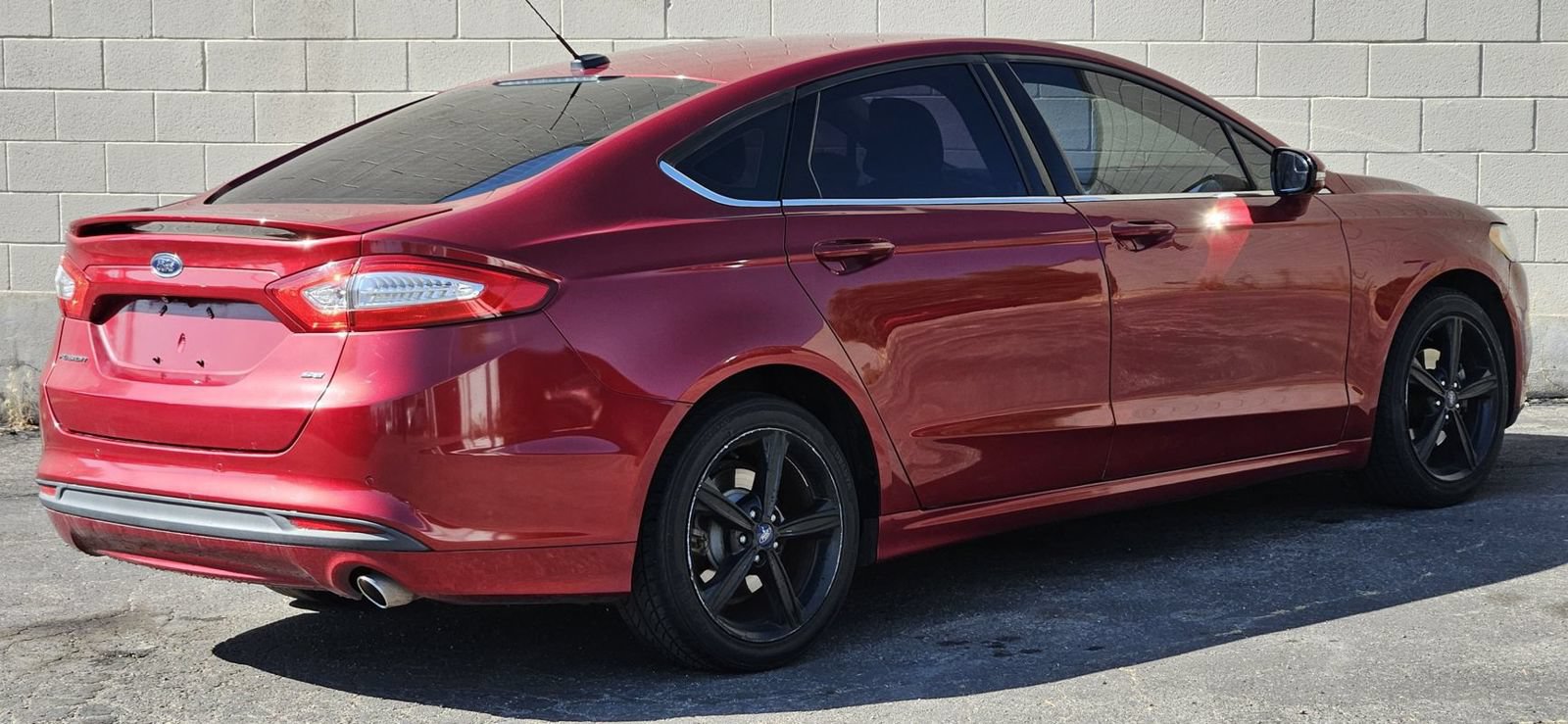 Used 2016 Ford Fusion SE FWD image 5