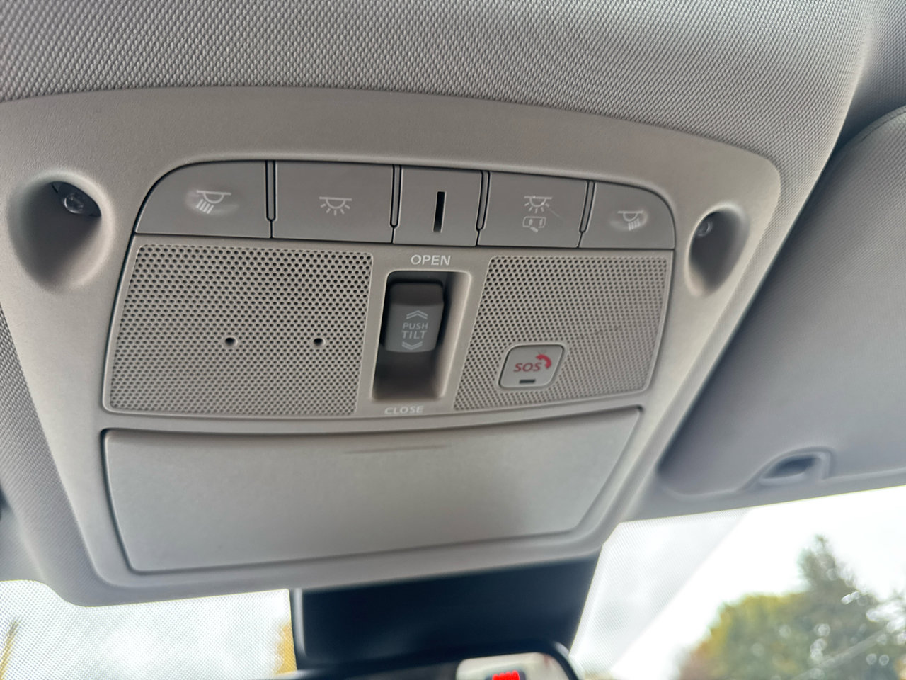 Used 2017 Nissan Rogue SL w/ SL Premium Package image 36