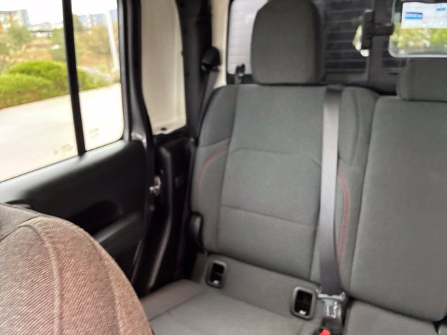 Used 2024 Jeep Gladiator Rubicon w/ Technology Group AWD/4WD image 18