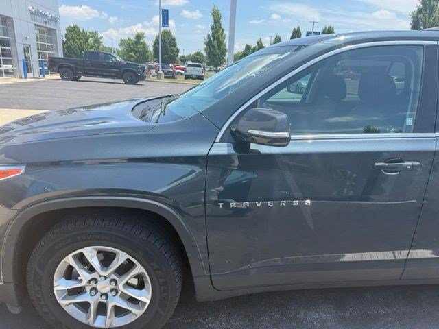 Used 2018 Chevrolet Traverse LT FWD image 4