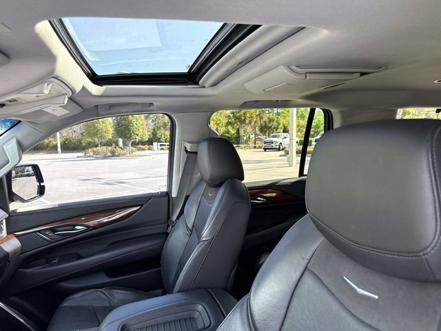 Used 2019 Cadillac Escalade Premium Luxury w/ Escalade Sport Edition image 26