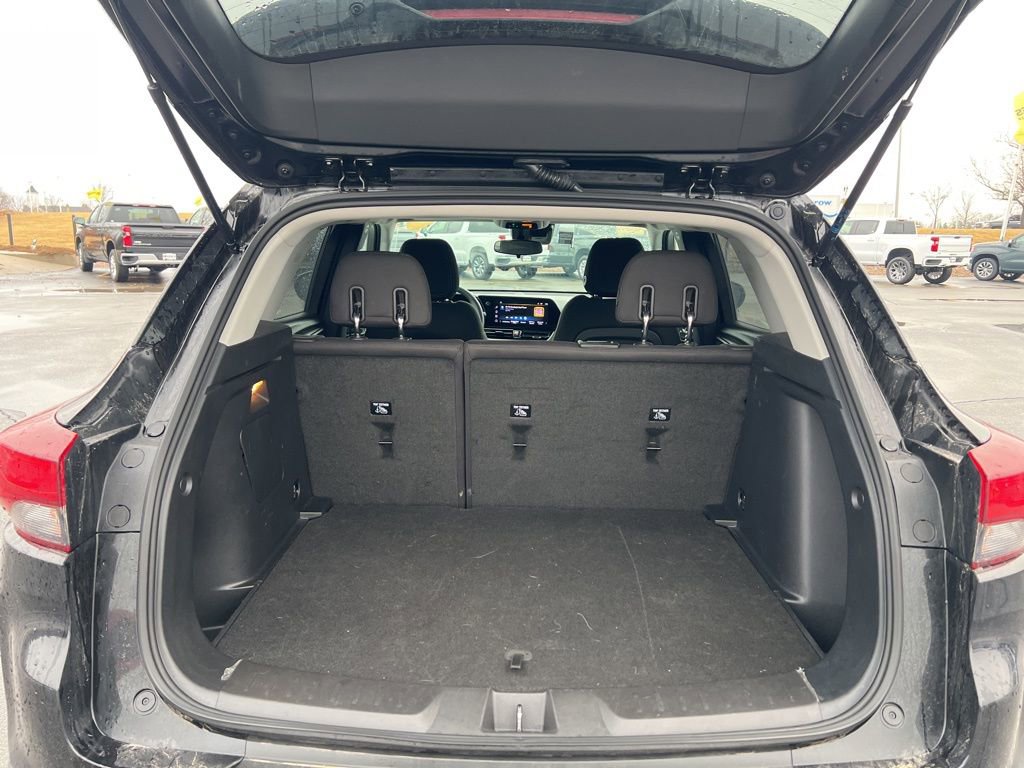 Used 2025 Chevrolet TrailBlazer LT w/ Driver Confidence Package image 7