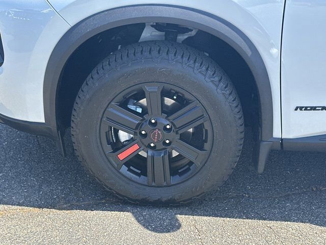 Used 2025 Nissan Rogue SV AWD/4WD image 15