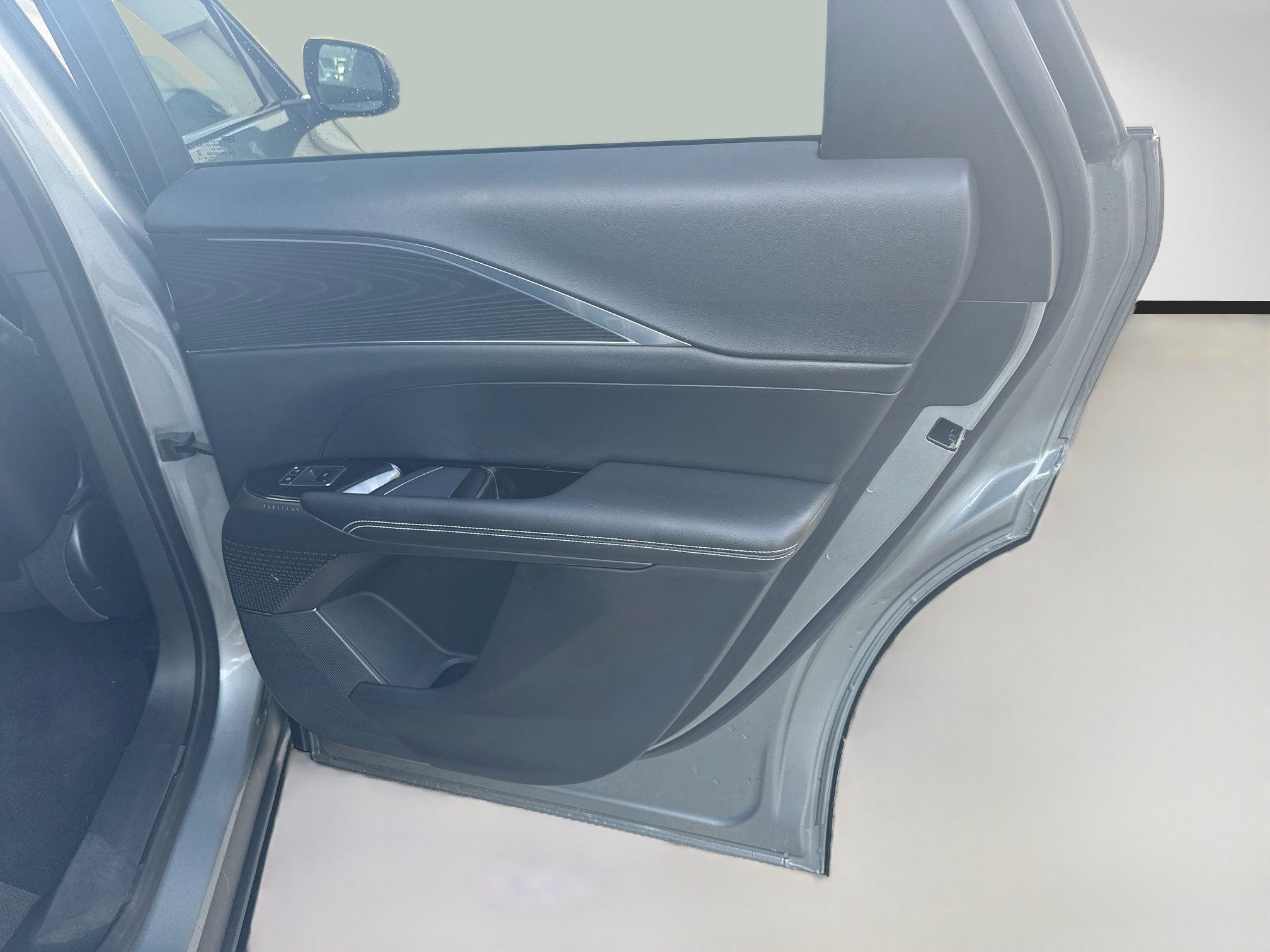 Used 2024 Cadillac Lyriq Sport RWD image 31