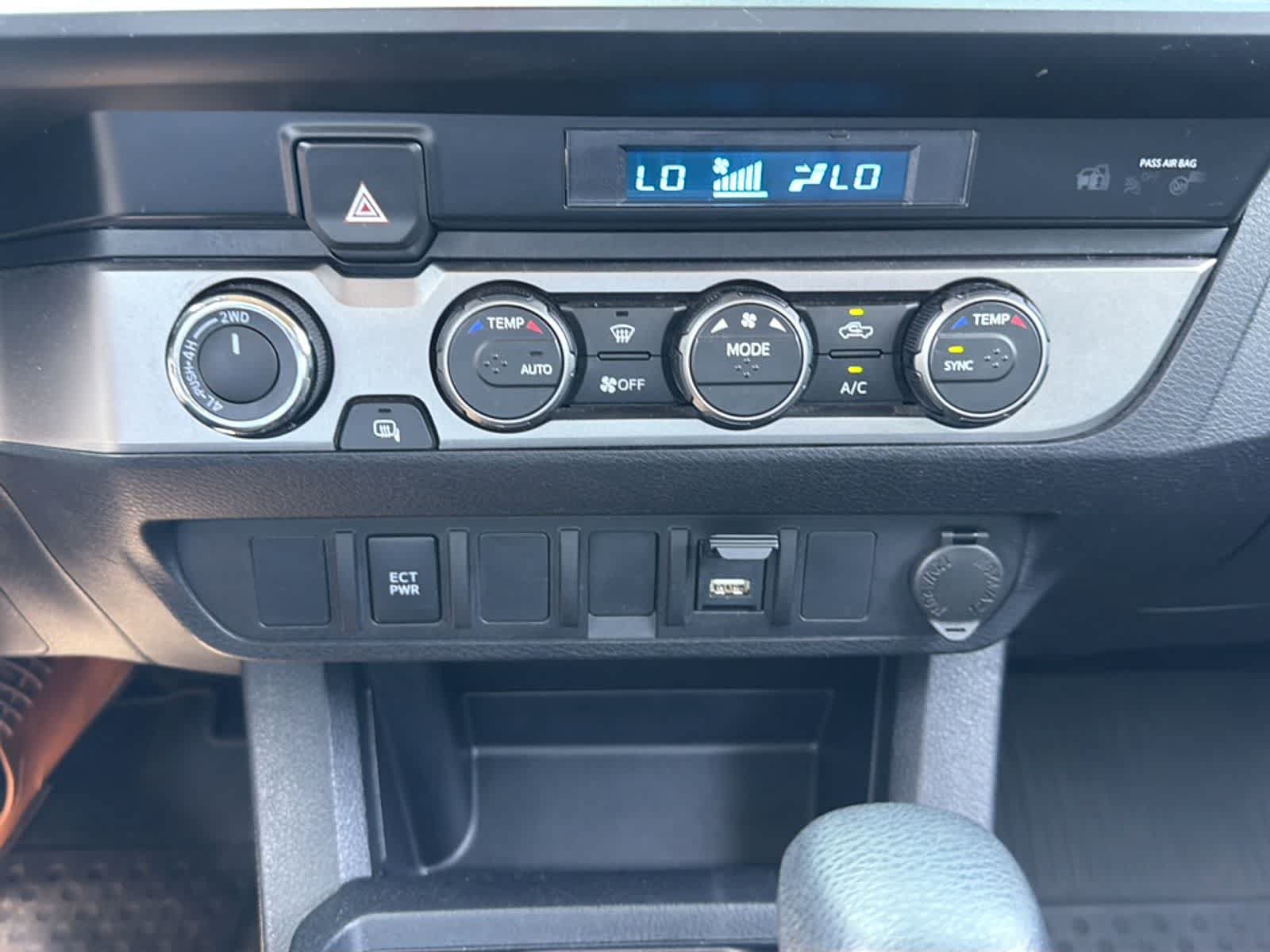 Used 2023 Toyota Tacoma SR AWD/4WD image 17