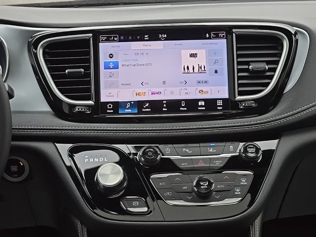 New 2026 Chrysler Pacifica Limited w/ S Appearance Package image 35