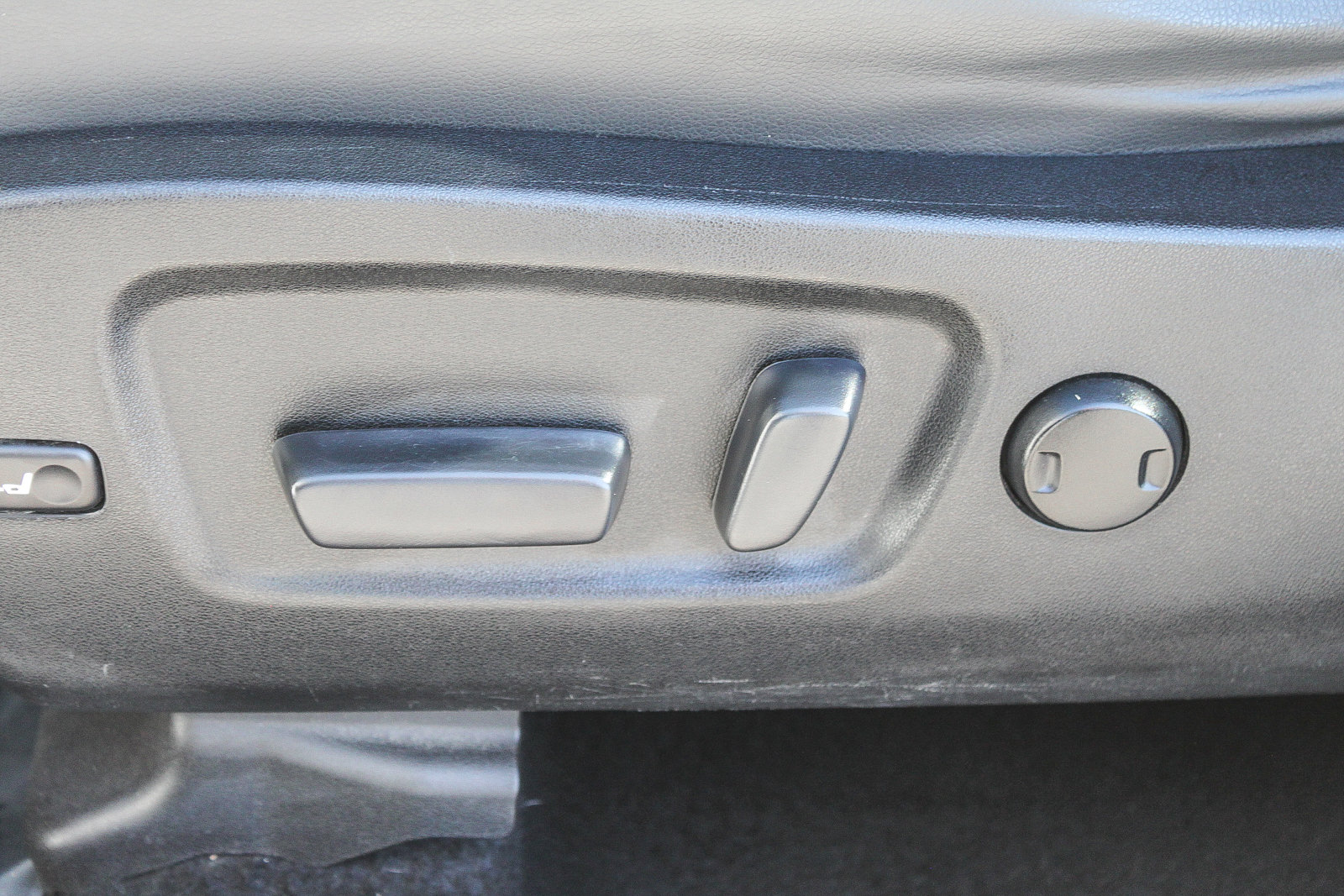 Used 2019 Toyota Highlander SE image 24