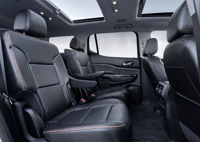 Used 2023 GMC Acadia AT4 w/ Technology Package image 17