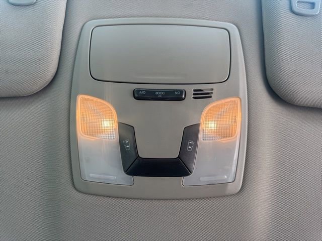Used 2015 Toyota Sienna LE FWD image 52