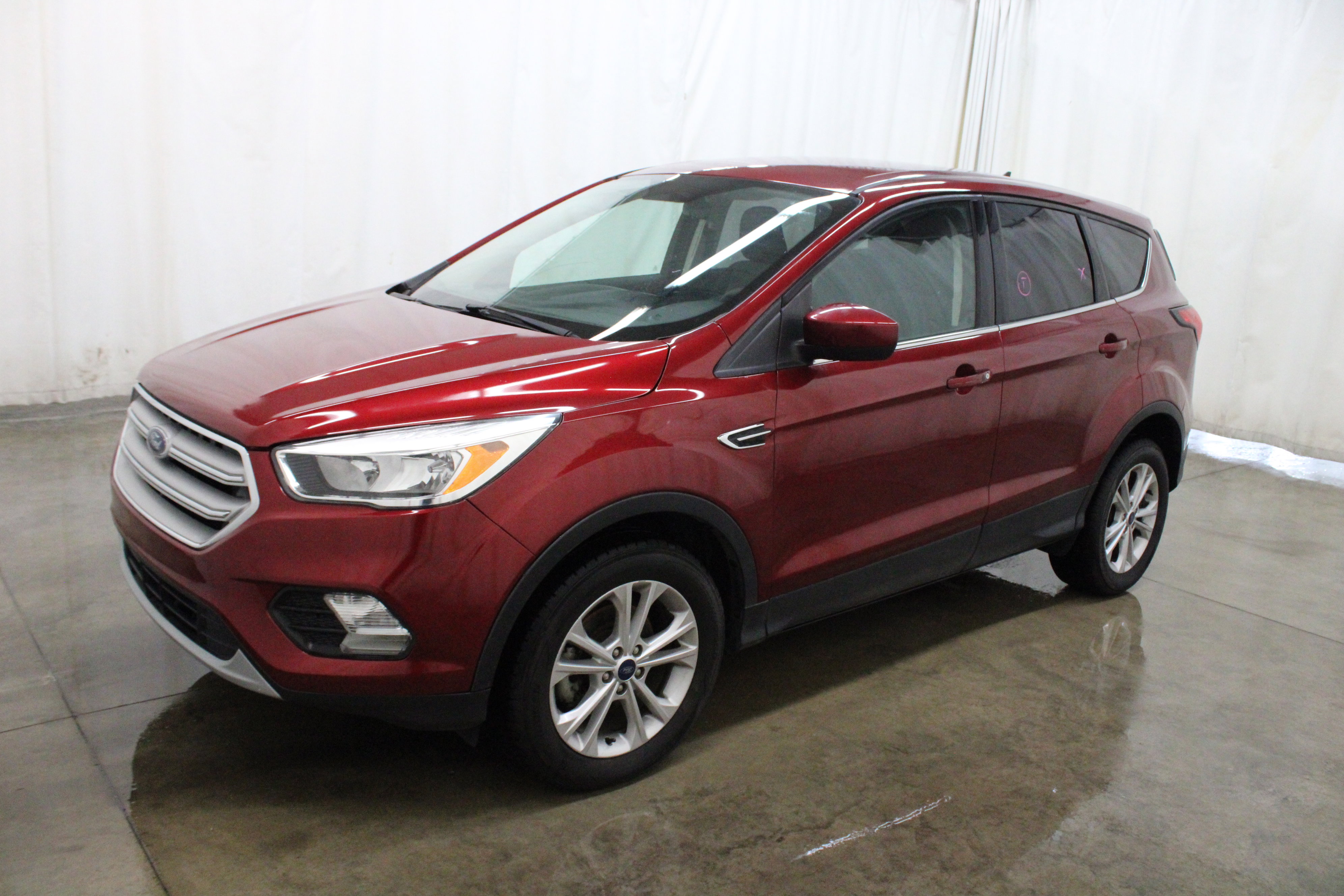 Used 2019 Ford Escape SE image 7