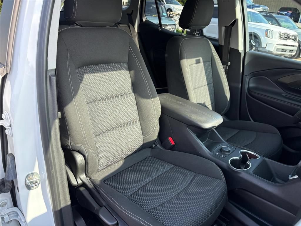 Used 2022 GMC Terrain SLE w/ Driver Convenience Package FWD image 19