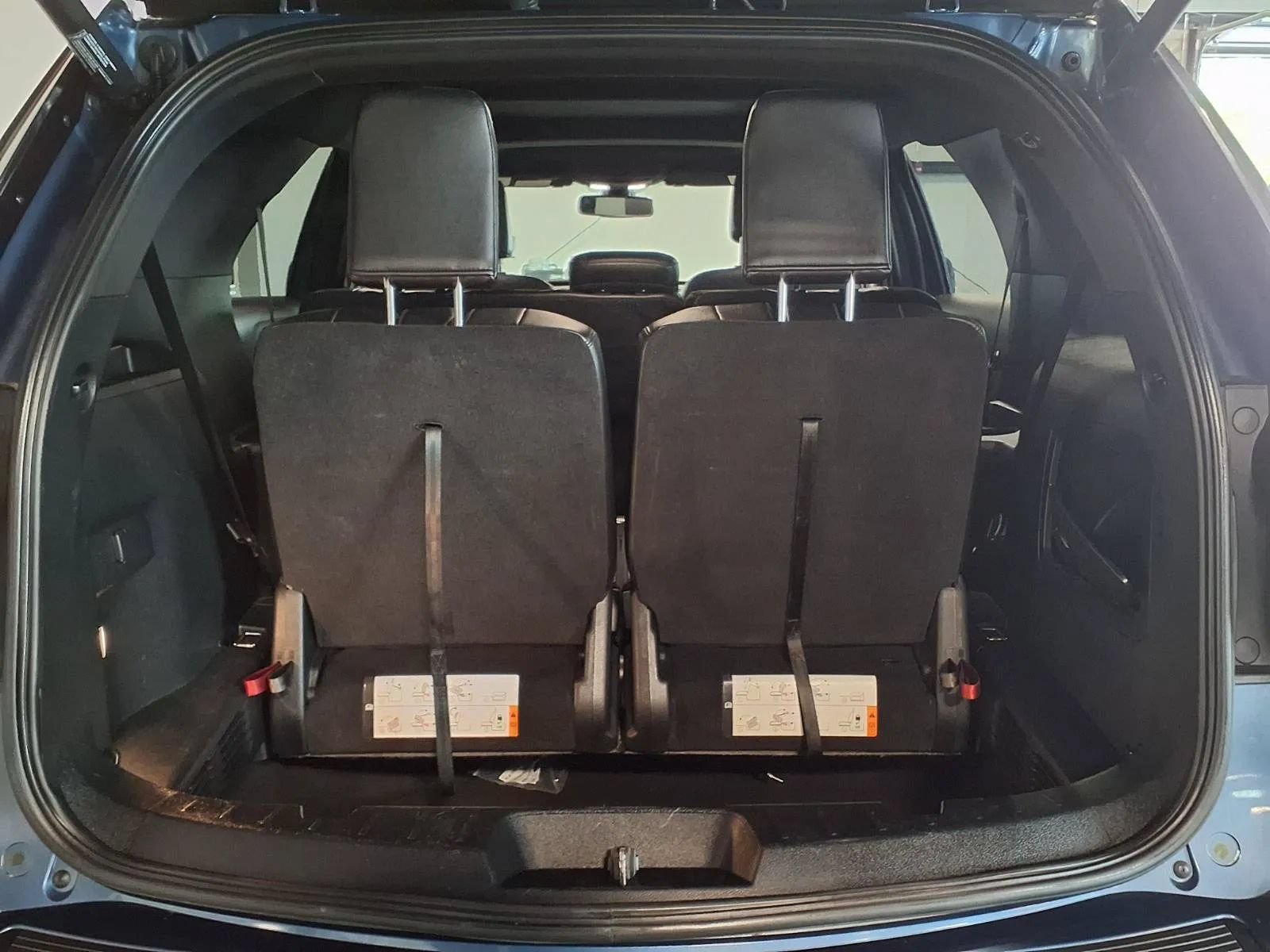 Used 2018 Ford Explorer XLT w/ Equipment Group 202A AWD/4WD image 7