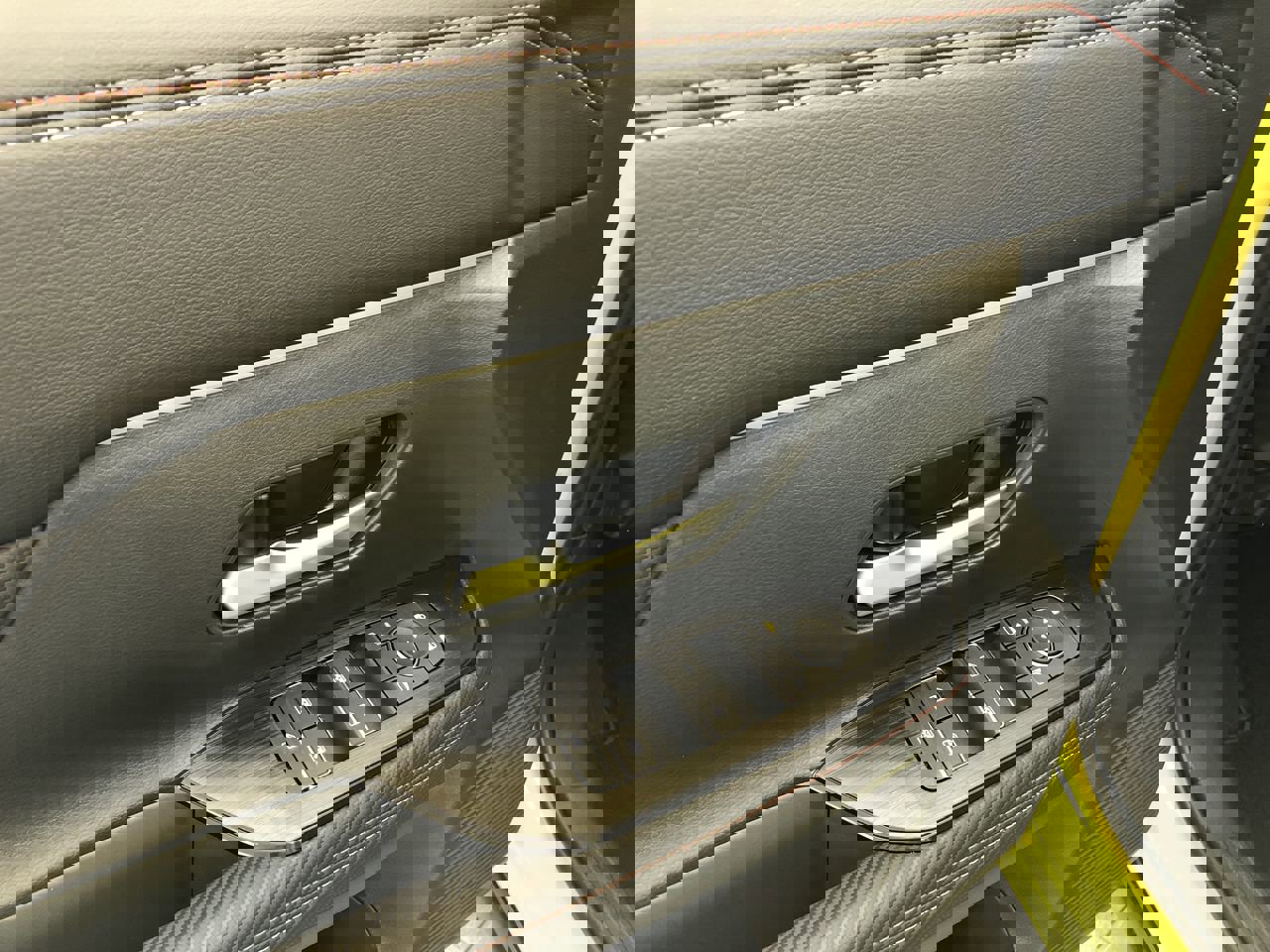 New 2026 Nissan Kicks SR w/ Cold Weather Package image 12