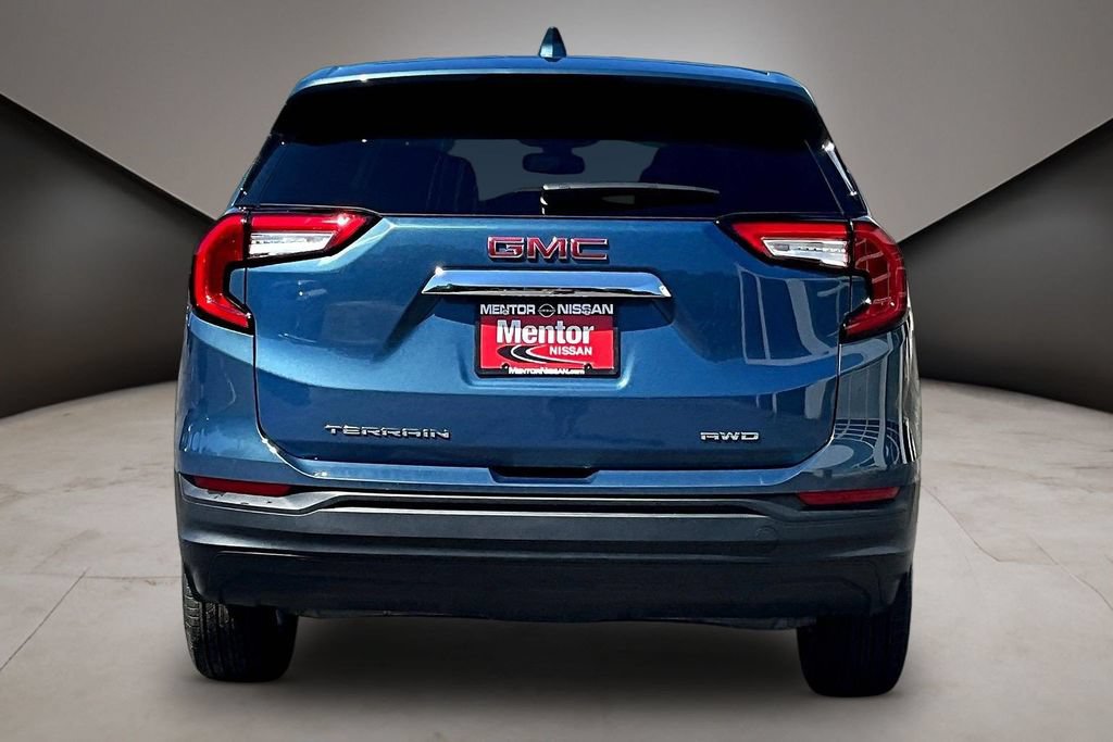 Used 2024 GMC Terrain SLE AWD/4WD image 5