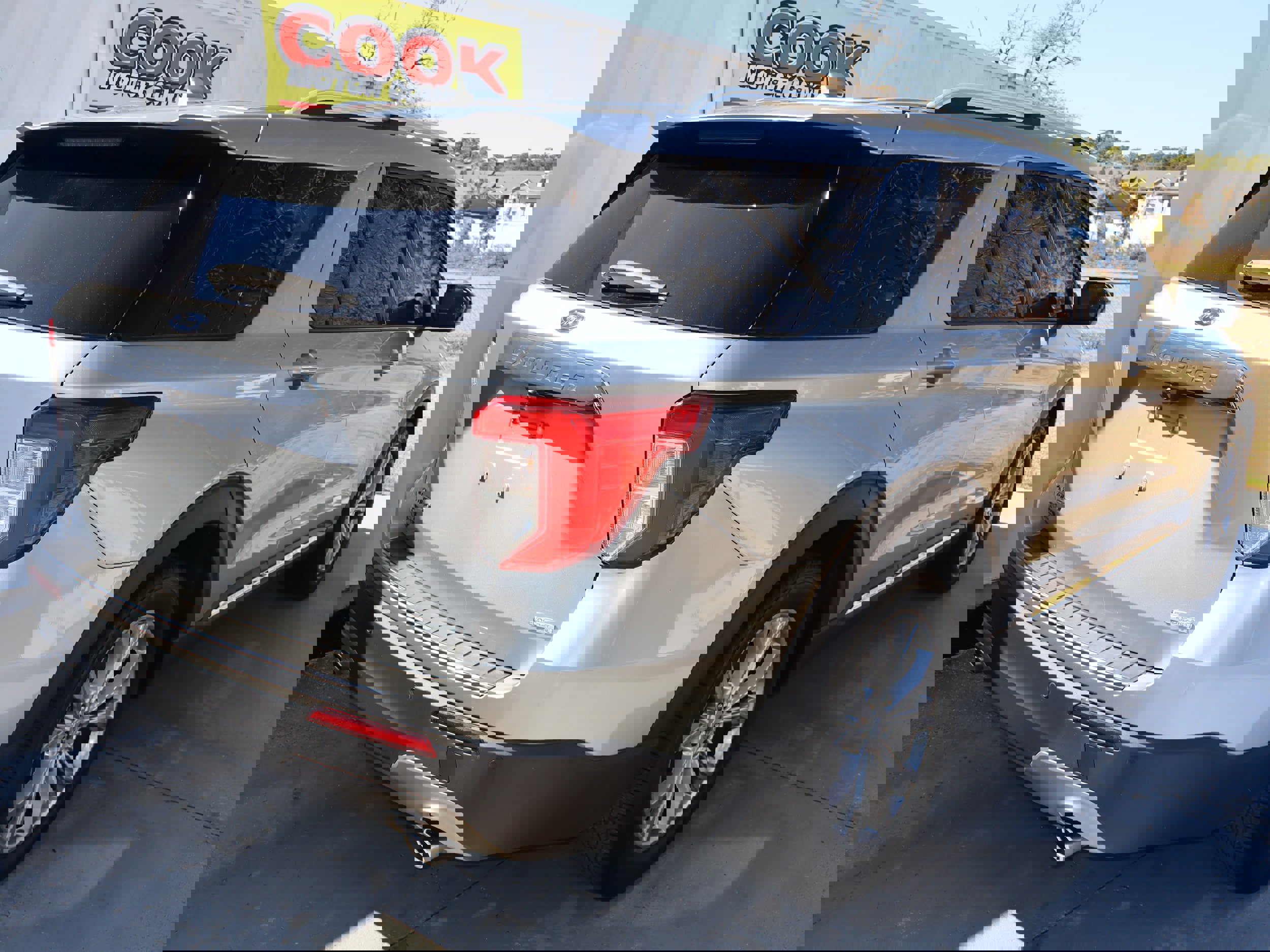 Used 2020 Ford Explorer Limited image 11