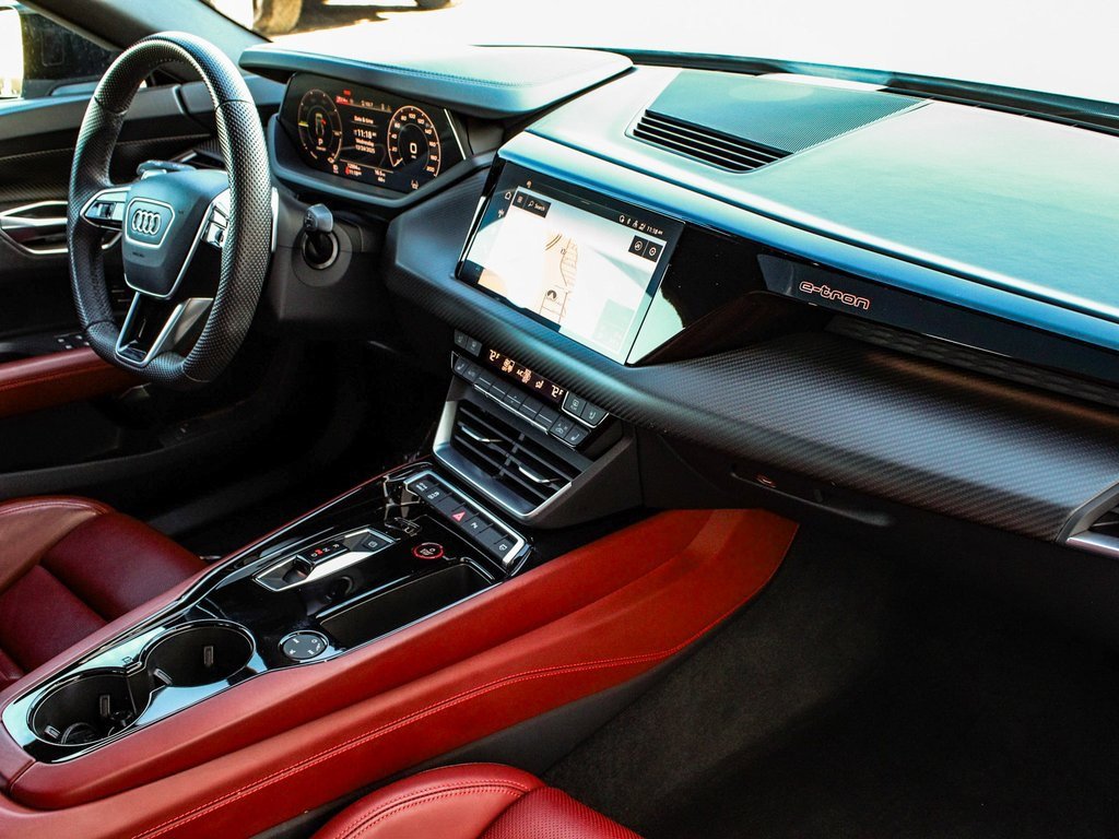 Used 2024 Audi e-tron GT Premium Plus image 43