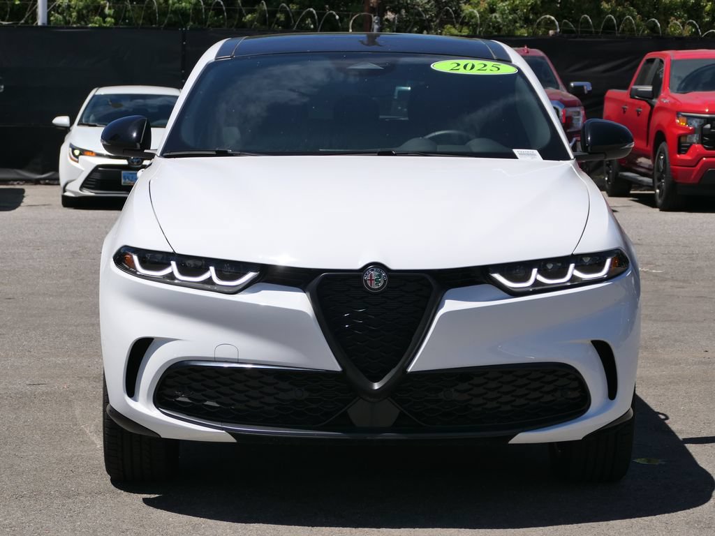 Used 2025 Alfa Romeo Tonale AWD/4WD image 5