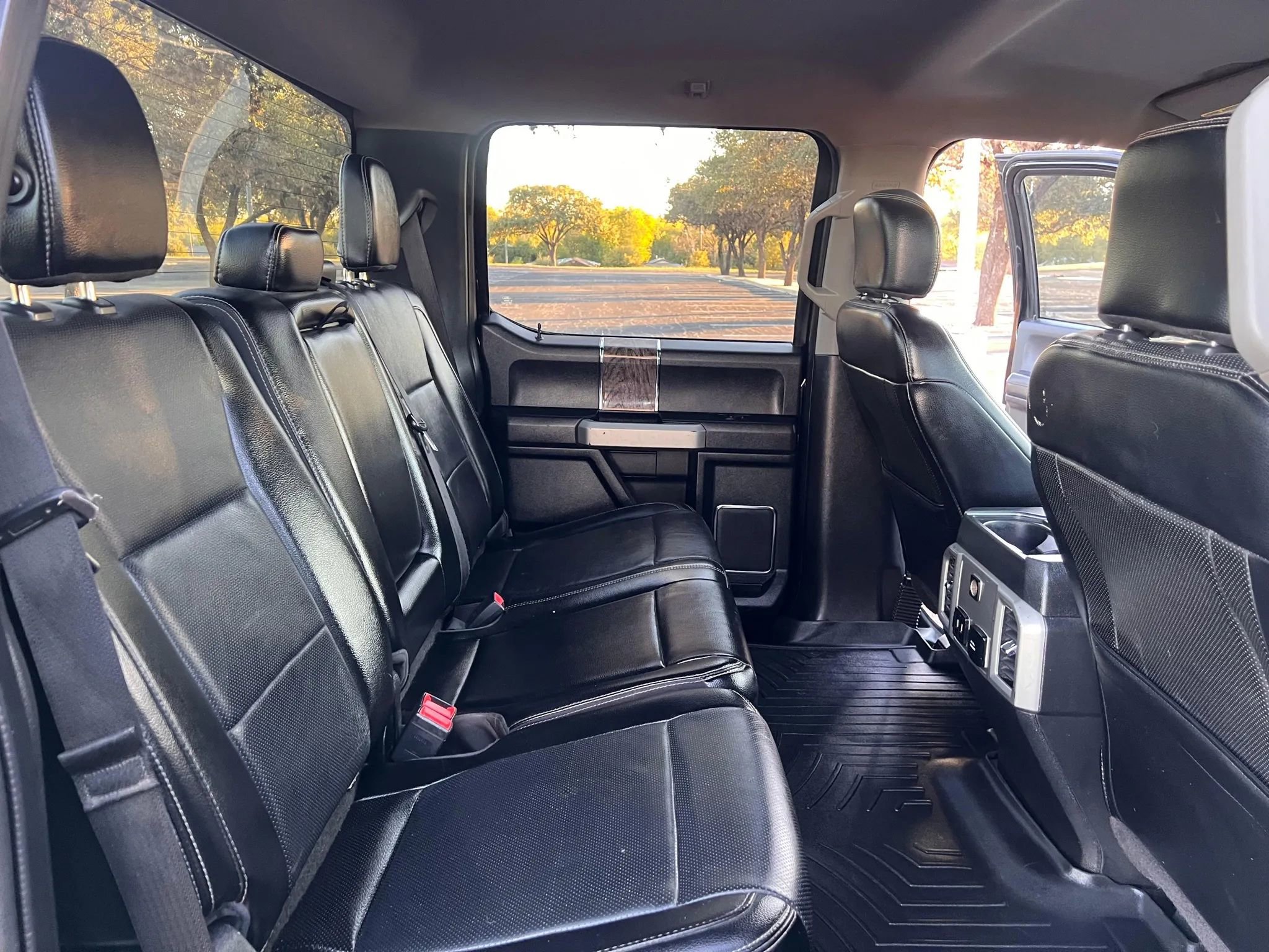 Used 2018 Ford F250 Lariat w/ Lariat Ultimate Package image 27