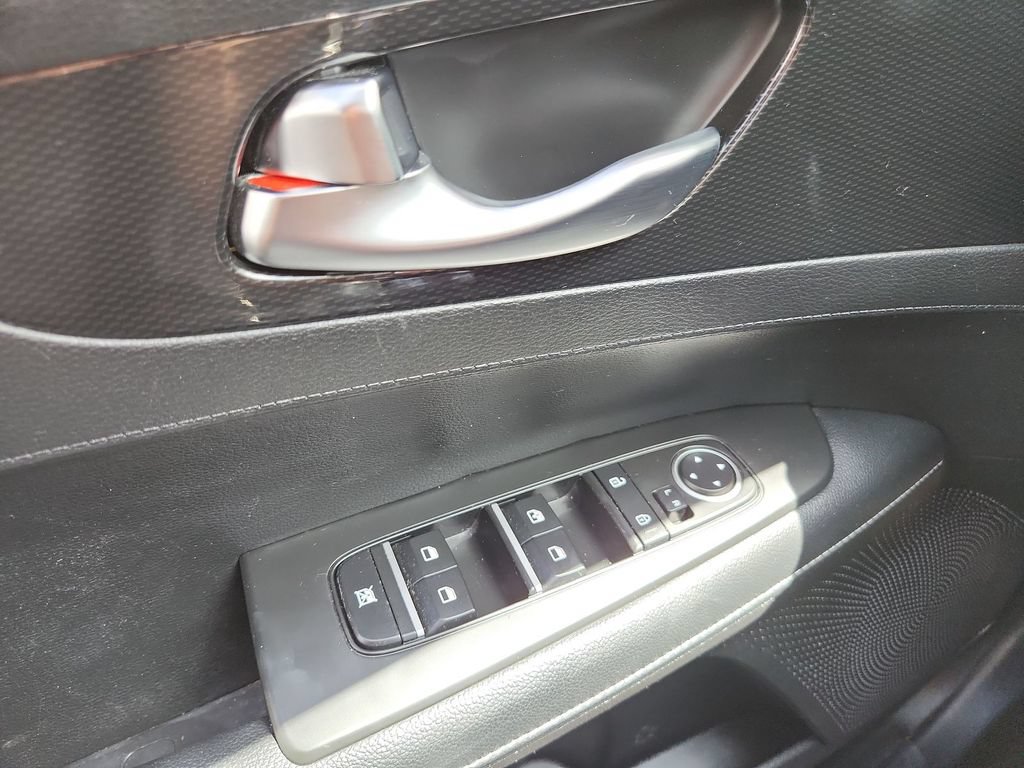 Used 2023 Kia Forte GT-Line w/ GT-Line Premium Package FWD image 5